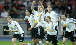 女足欧冠半决赛 法兰克福主场7:0胜布隆德比