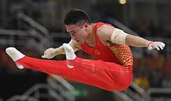 中国男团获得男子体操团体铜牌