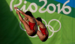 快讯: 中国选手陈若琳和刘蕙瑕夺得里约奥运会跳水女子双人十米台冠军