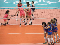 中国女排再遭败绩0:3不敌塞尔维亚