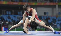 孙亚楠为中国队夺摔跤铜牌 日本伊调馨创四夺奥运金牌传奇