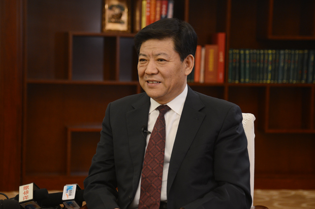 要求我们保持历史耐心，有功成不必在我的精神境界