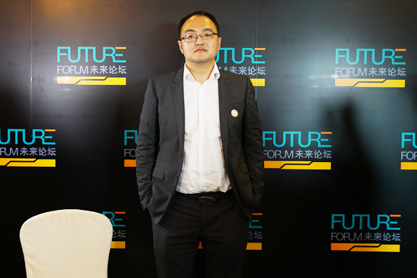 我认为专注和坚持是很重要的素质