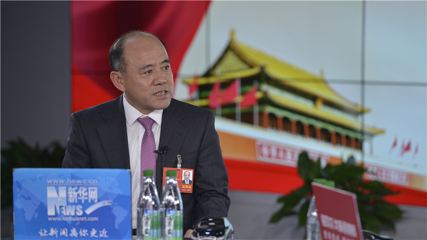 宫明杰支招化解“猪周期”：政策引导 规模化养殖