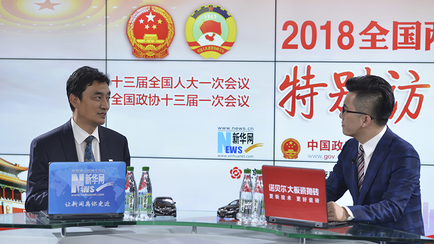 在谈到如何打好“绿色食品”牌时，董保同称，发展现代农业，要打造品质农业、品牌农业，打造新主体，同时加强农业深加工。