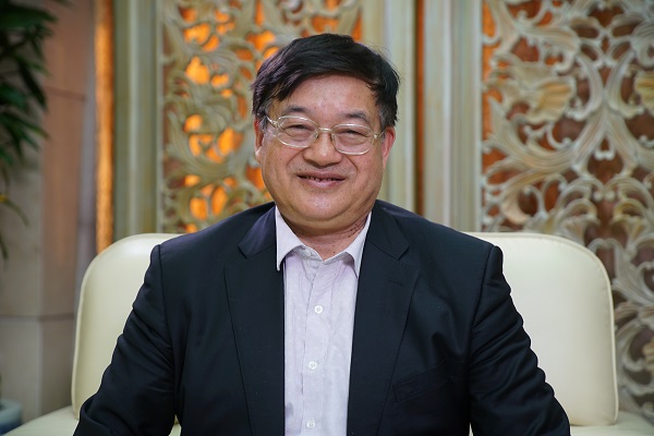 通过对不同病例进行规范的、系统的记录，形成&ldquo;数据仓库&rdquo;，再对数据进行分析、研究，帮助我们更好地发展针灸研究。