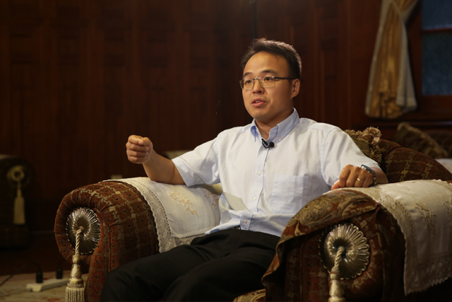 绿色化学是我们研究遵循的核心理念，我从事发展金属有机催化剂研究，针对一些饱和的烃类化合物的催化转化。