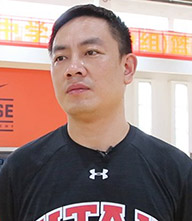 陈景华：篮球场上展风采  一片丹心育桃李