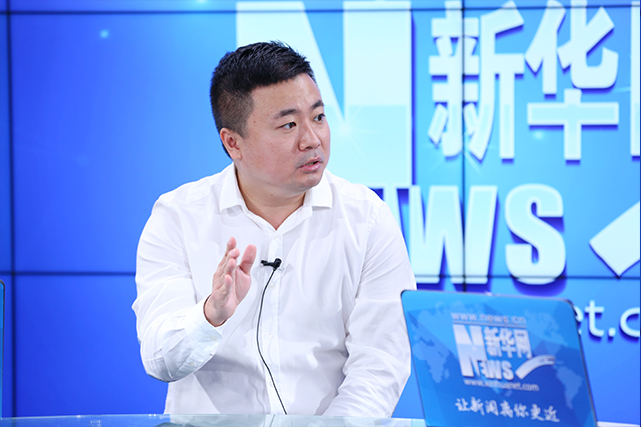 &ldquo;十一&rdquo;出境旅游时务必提高风险防范意识，选择资质齐全、经验丰富的旅行服务机构，并根据自己的行程安排合理购买保险。