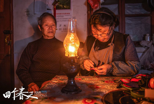 虽然这个世界未必会温柔地对待你，但你也要去温柔地对待这个世界