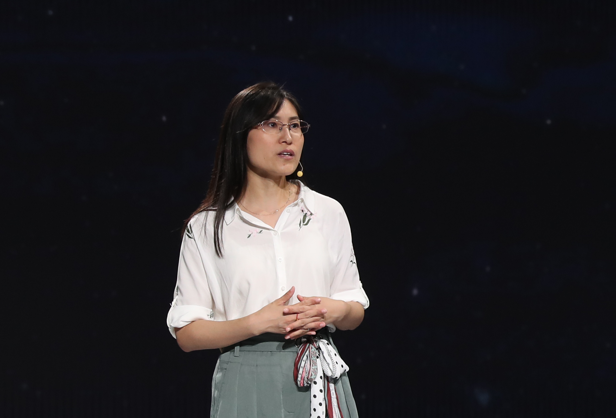 大学生校园恋爱应认清心理动机，避免盲目从众、攀比心理等外部诱因，从“内部动机”出发。