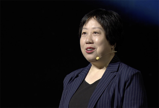 当下最火热的在线直播教学方式，有效解决了过去在线方式缺乏互动性的问题