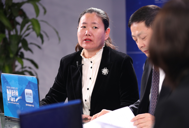 青少年，尤其是在青春期的孩子，一方面充满好奇心、猎奇心，愿意尝试一些新鲜的事物