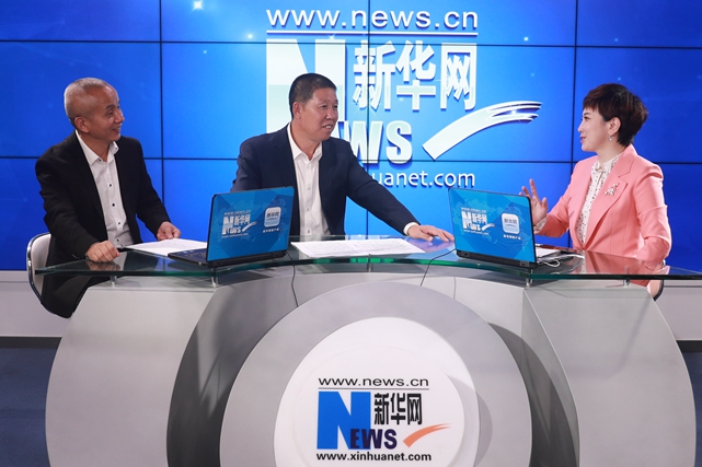 付出真诚的心、无私的爱，群众才会真正信任你