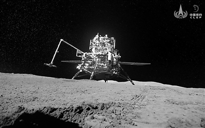 谁拍下了嫦娥六号着陆器上升器合影-新华网