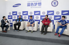 志丹红安足球队教练队员谈论足球梦想