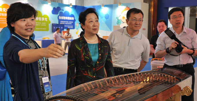 北京市市科委主任闫傲霜、副主任朱世龙检查2015年科技周主场筹备工作