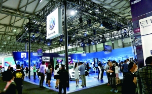 CES登陆亚洲 首日秀车联网最抢戏