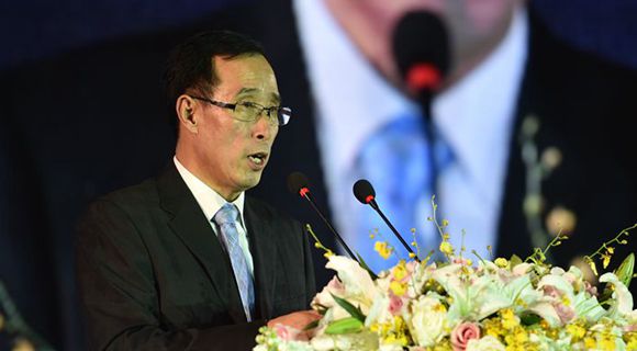 国家食品药品监督管理总局新闻宣传司副司长申敬旺致辞