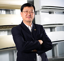 格兰仕集团副总裁邹能基