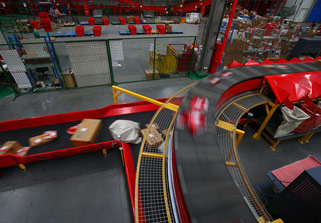 京东618智能分拣仓库