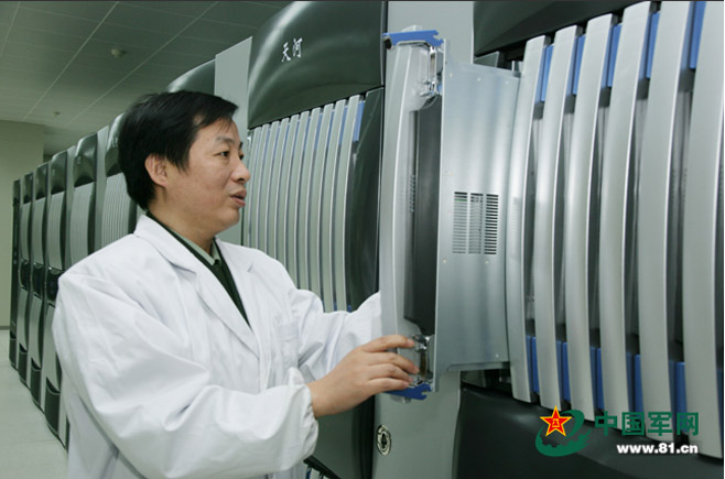 揭秘强国梦之超级英雄:“天河”超级计算机(高清)