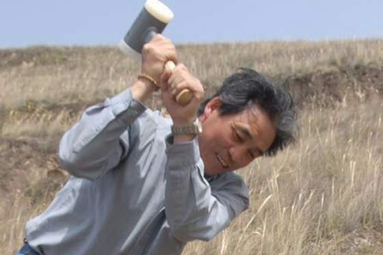 （新华网）绿染荒坡霜染鬓——记最美野外科技工作者朱清科