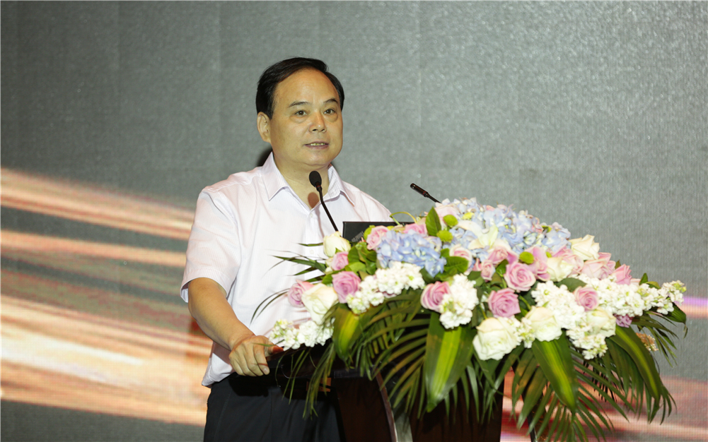 中国邮政集团副总经理张荣林致辞