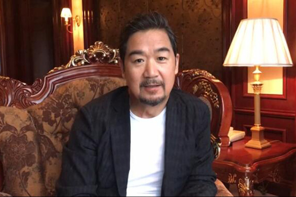 老南极科考队员张国立送上节日祝福