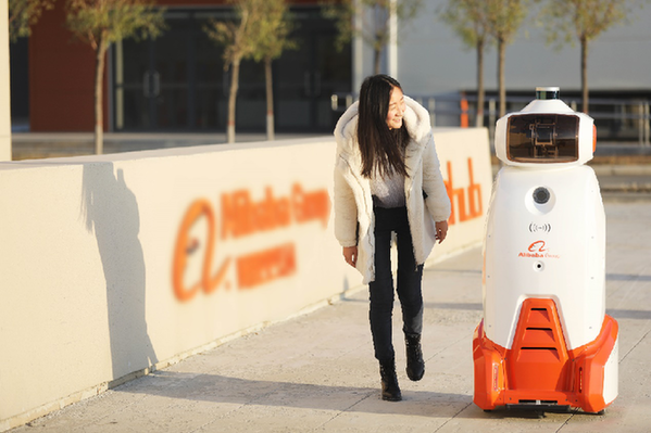 90后女工程师和机器人&ldquo;天巡&rdquo;草原守机房，守护天猫双11