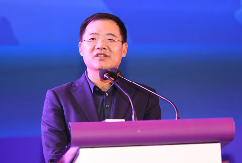 吸纳人才推动科技服务促成技术集群