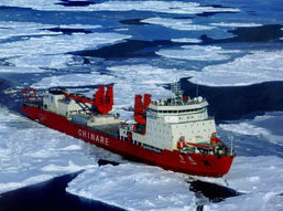 “雪龙”起航 中国第35次南极科考