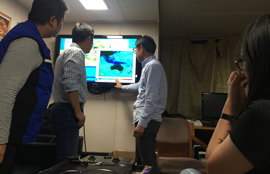 &ldquo;雪龙&rdquo;号离澳继续向南极挺进 首遇&ldquo;魔鬼西风带&rdquo;