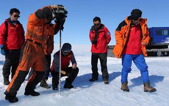 中國科考隊在南極冰蓋發現藍冰機場選址區