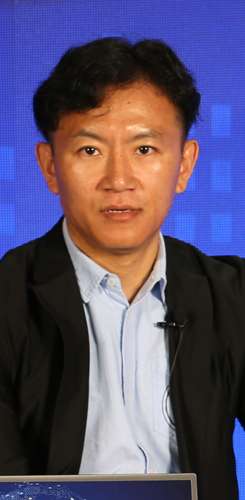 马田：要一直打造中国大学生艺术网的公益品牌