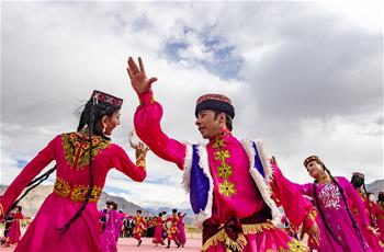 盛裝起舞 好戲連臺