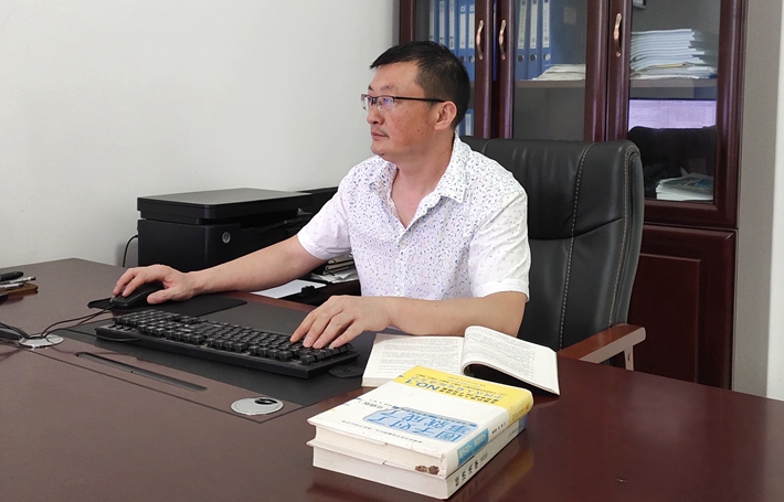 张勇：携手乡亲们推动龙山百合&ldquo;出圈&rdquo;