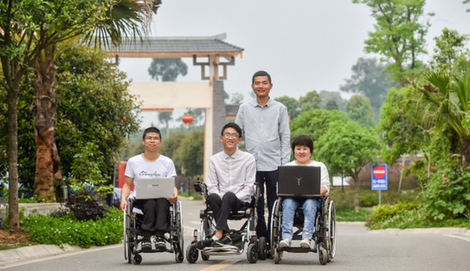 90后残疾青年重塑人生