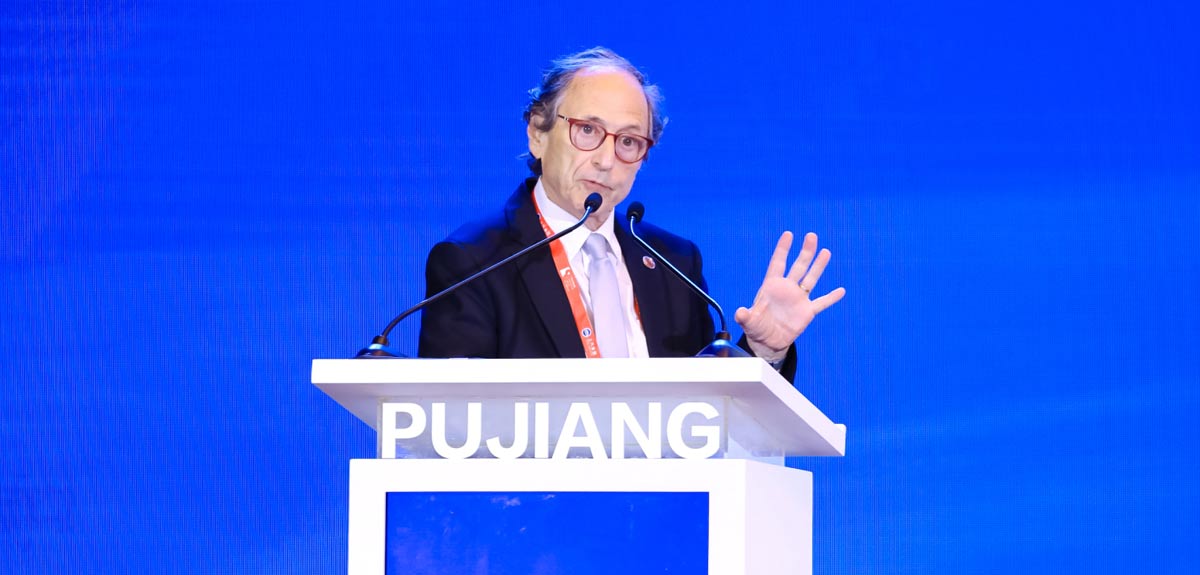 2013年诺贝尔奖化学奖得主，美国斯坦福大学结构生物学教授迈克尔&middot;莱维特