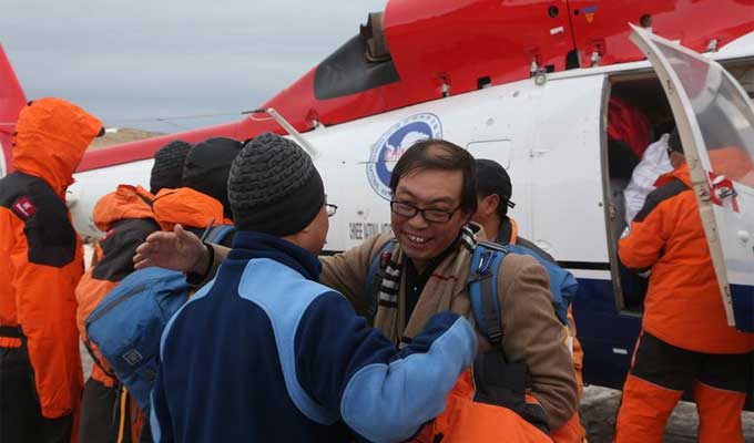 “雪龙”号完成度夏任务 告别中山(组图)