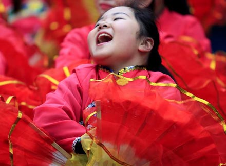 载歌载舞庆新年