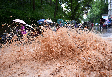 长江中下游地区强降雨频发