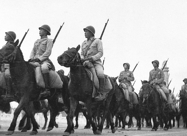 新华社老照片回顾共和国阅兵经典瞬间