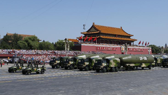 核导弹第二方队接受检阅