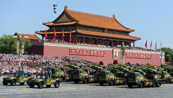 地空导弹第二方队接受检阅