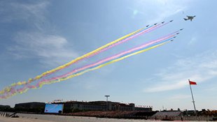 我国阅兵史上规模最大的空中梯队受阅