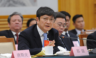 全国人大代表郑强在会上发言