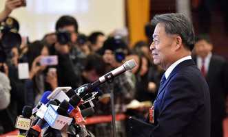 交通运输部部长杨传堂接受媒体记者采访