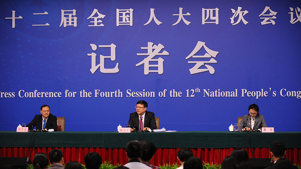 环境保护部部长陈吉宁答记者问