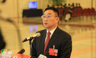 水利部部长陈雷接受记者采访